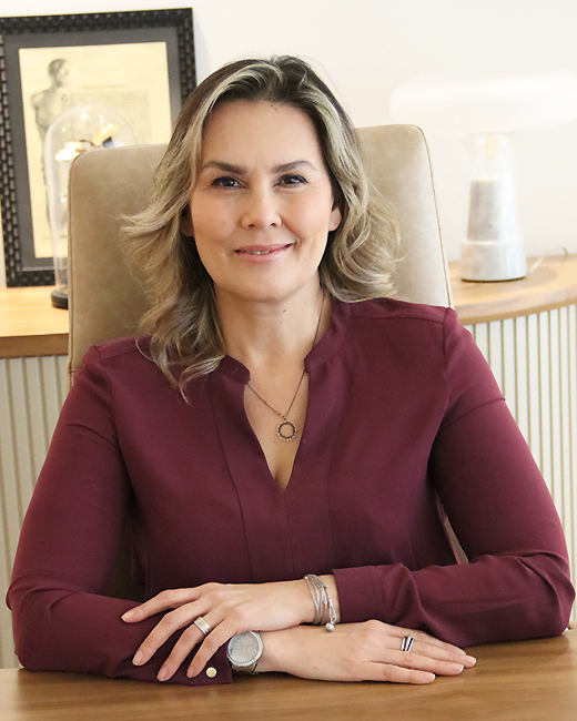 Uz.Dr. Esra IRMAK ÜSTÜN