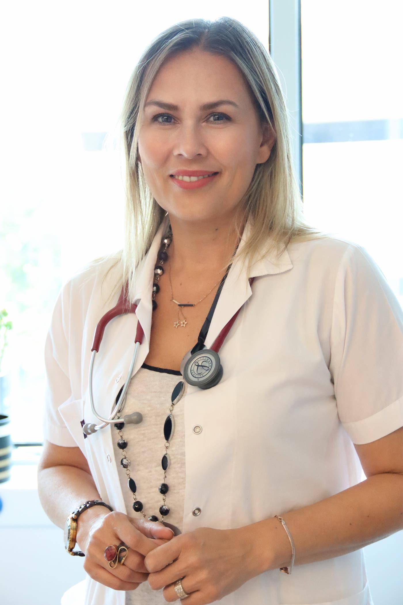 Uz.Dr.Esra IRMAK ÜSTÜN